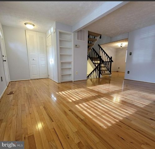 7974 TYSON OAKS CIR, Vienna, VA 22182