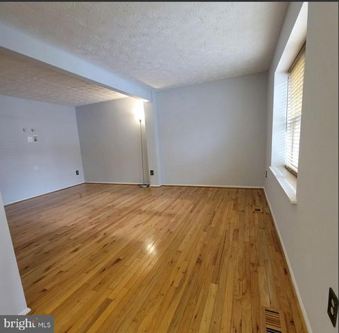 7974 TYSON OAKS CIR, Vienna, VA 22182