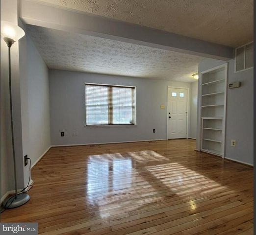 7974 TYSON OAKS CIR, Vienna, VA 22182