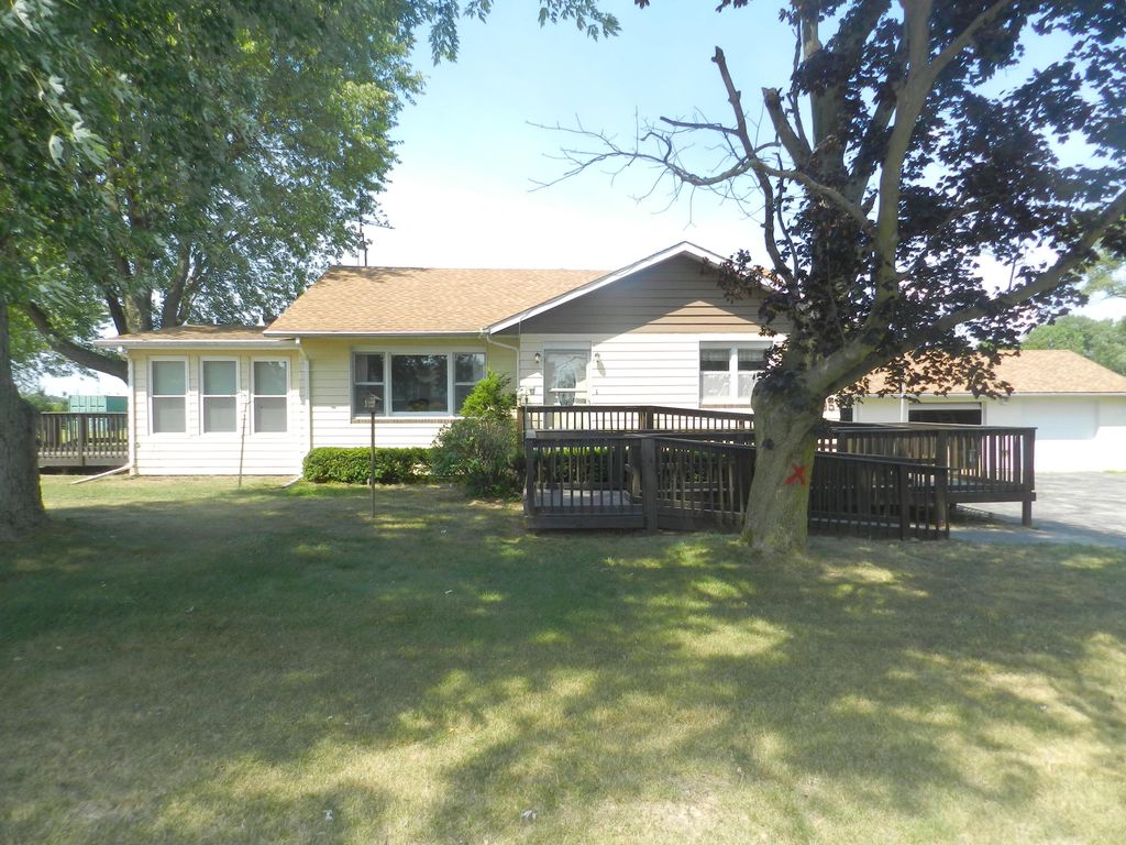 4495 Oxbow Road, Sodus Twp, MI 49111