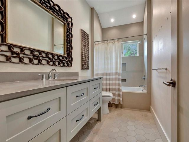 1810 Caspers Cove Road, Lufkin, TX 75904