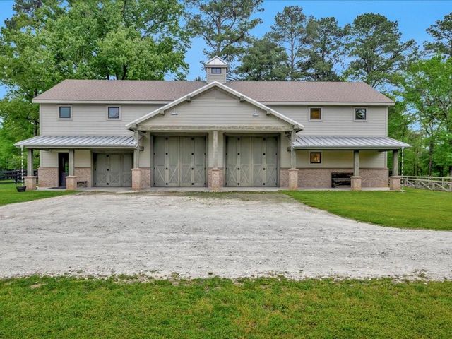 1810 Caspers Cove Road, Lufkin, TX 75904