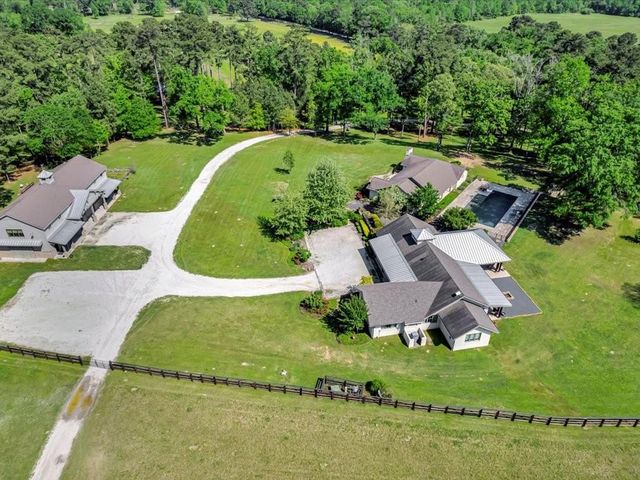 1810 Caspers Cove Road, Lufkin, TX 75904