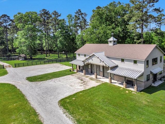 1810 Caspers Cove Road, Lufkin, TX 75904