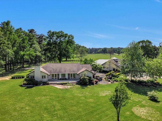1810 Caspers Cove Road, Lufkin, TX 75904