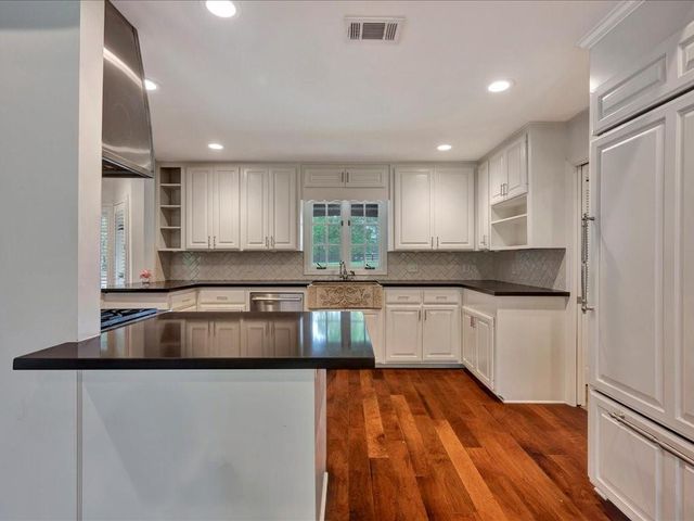 1810 Caspers Cove Road, Lufkin, TX 75904