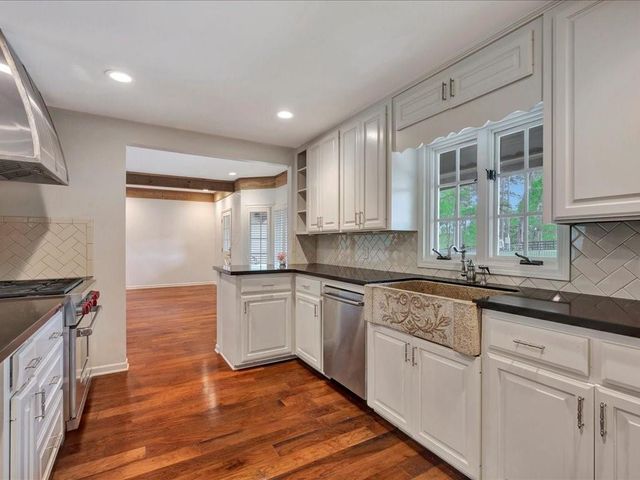 1810 Caspers Cove Road, Lufkin, TX 75904