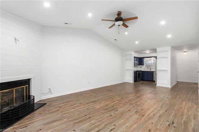 2662 Cottage Place, Greensboro, NC 27455