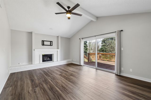 3301 Melanie Drive, Urbandale, IA 50322