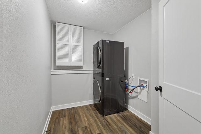 3301 Melanie Drive, Urbandale, IA 50322