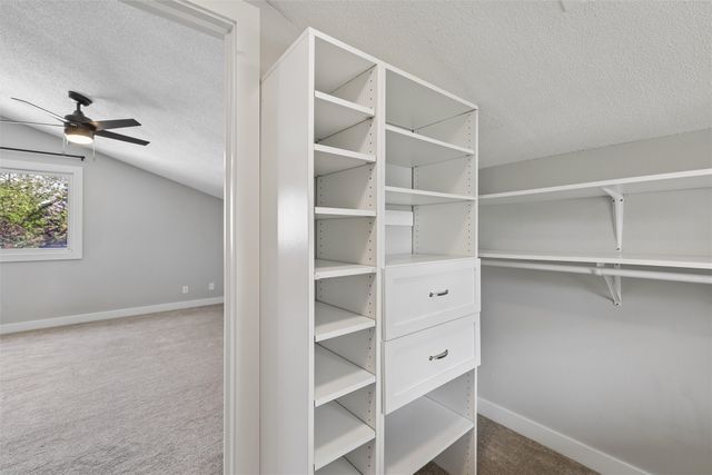 3301 Melanie Drive, Urbandale, IA 50322