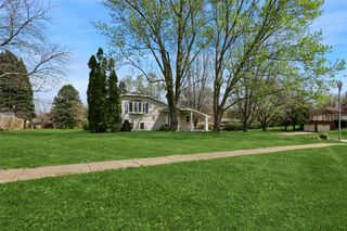 3301 Melanie Drive, Urbandale, IA 50322
