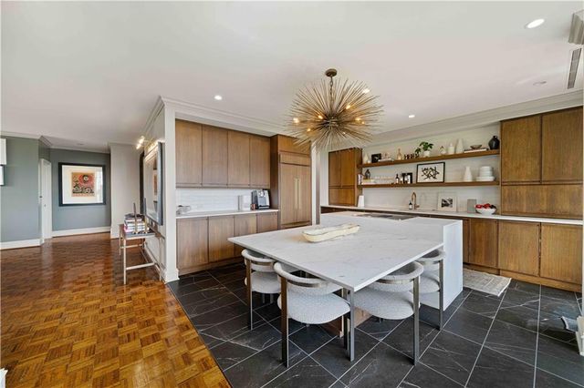 2575 Peachtree Road NE 12D, Atlanta, GA 30305