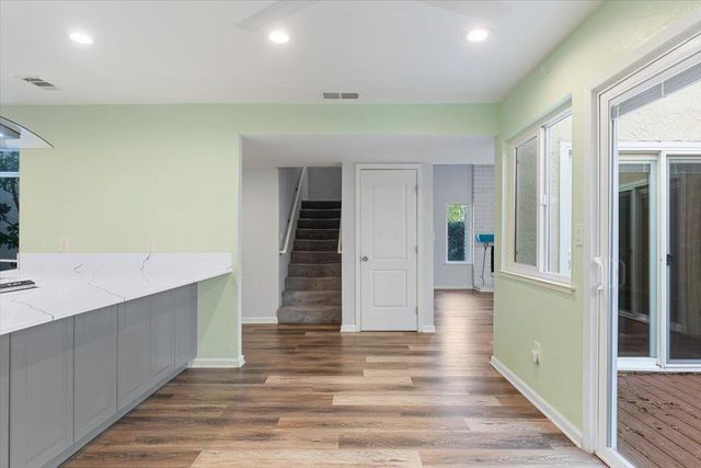 4826 Garden Homes Pl, Elk Grove, CA 95758