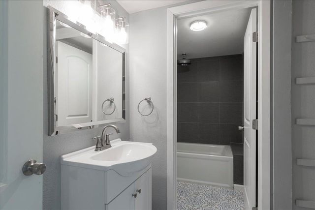 4826 Garden Homes Pl, Elk Grove, CA 95758