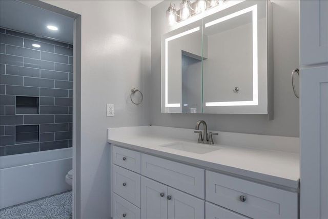 4826 Garden Homes Pl, Elk Grove, CA 95758