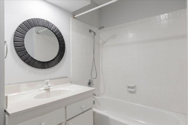 4826 Garden Homes Pl, Elk Grove, CA 95758