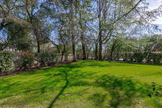 4826 Garden Homes Pl, Elk Grove, CA 95758