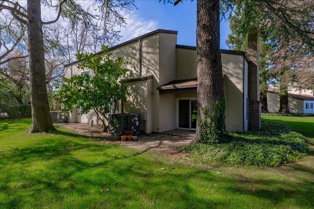 4826 Garden Homes Pl, Elk Grove, CA 95758