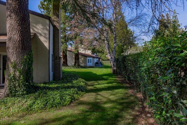 4826 Garden Homes Pl, Elk Grove, CA 95758