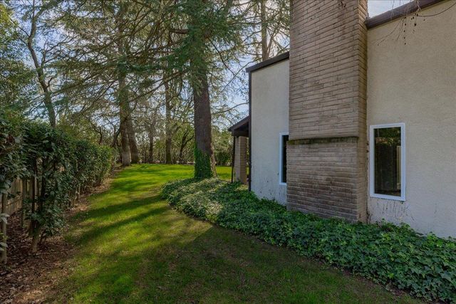 4826 Garden Homes Pl, Elk Grove, CA 95758