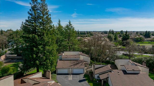 4826 Garden Homes Pl, Elk Grove, CA 95758