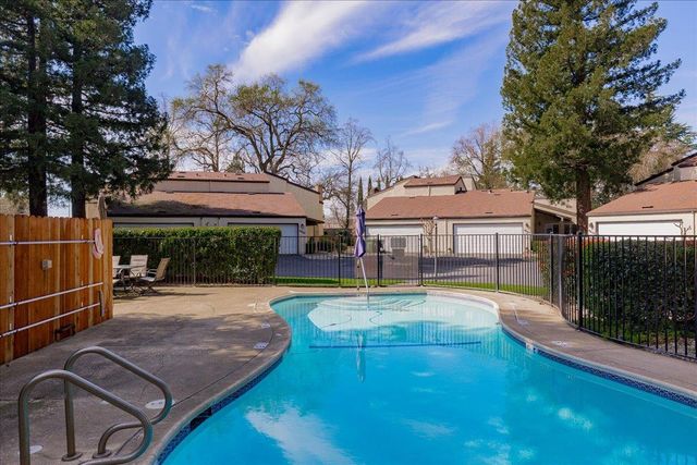 4826 Garden Homes Pl, Elk Grove, CA 95758