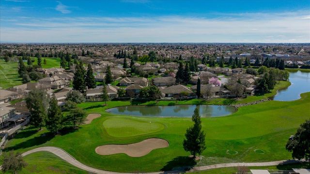 4826 Garden Homes Pl, Elk Grove, CA 95758