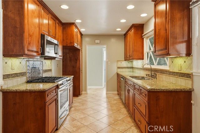 7140 Maynard Avenue, West Hills (los Angeles), CA 91307