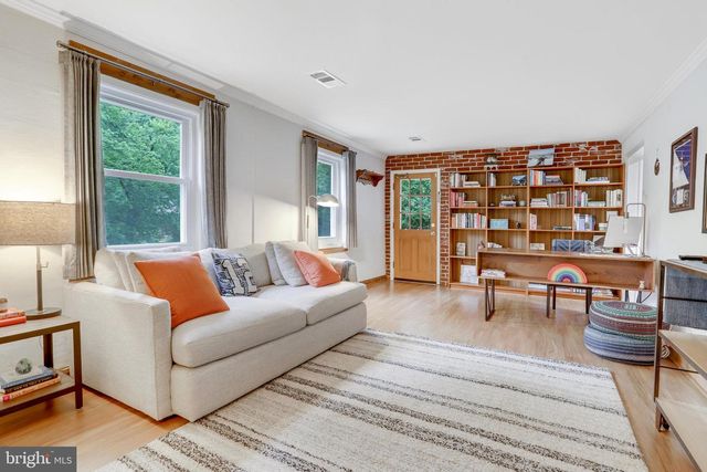 8805 MENARD CT, Alexandria, VA 22309