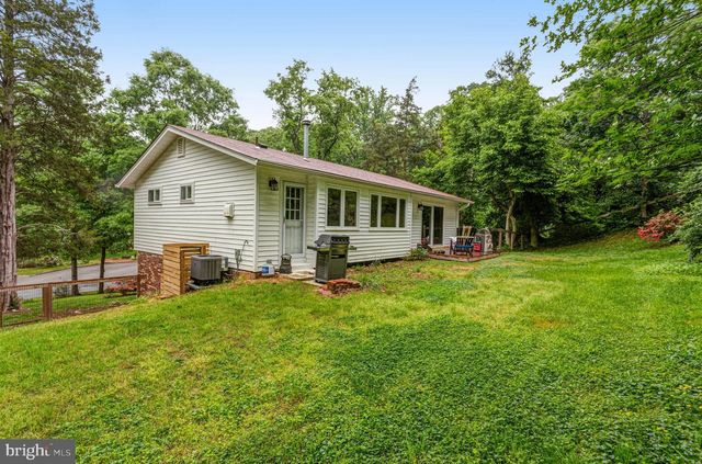 8805 MENARD CT, Alexandria, VA 22309