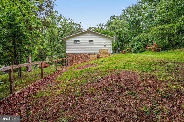 8805 MENARD CT, Alexandria, VA 22309