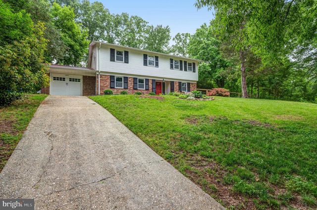 8805 MENARD CT, Alexandria, VA 22309