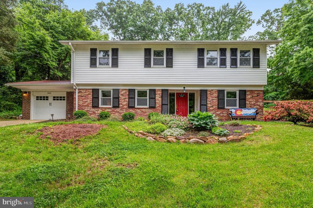 8805 MENARD CT, Alexandria, VA 22309