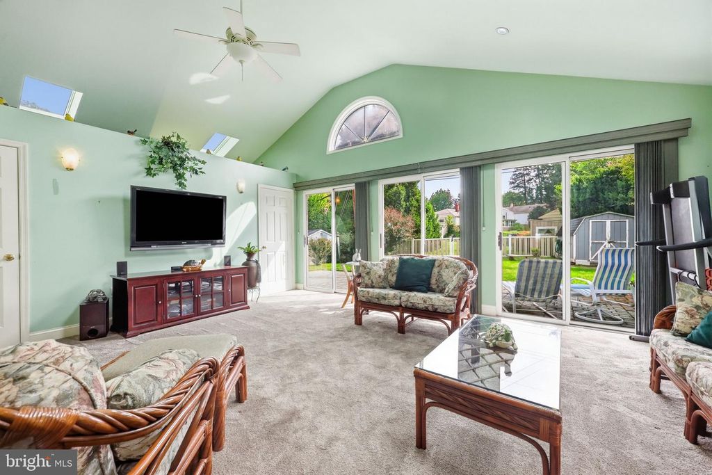 1021 W PINE ST, FEASTERVILLE TREVOSE, PA 19053 — photo 2