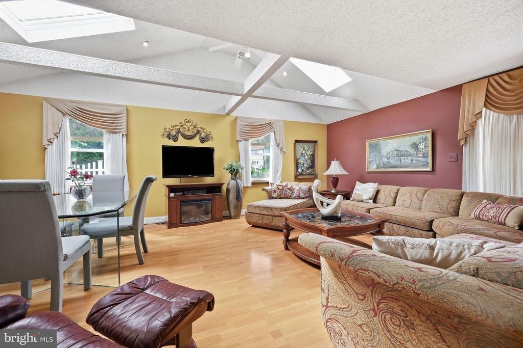 1021 W PINE ST, FEASTERVILLE TREVOSE, PA 19053 — photo 3