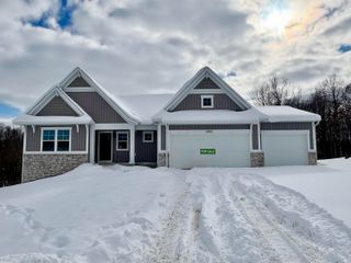 5940 Valley Point Drive SE, Caledonia, MI 49316