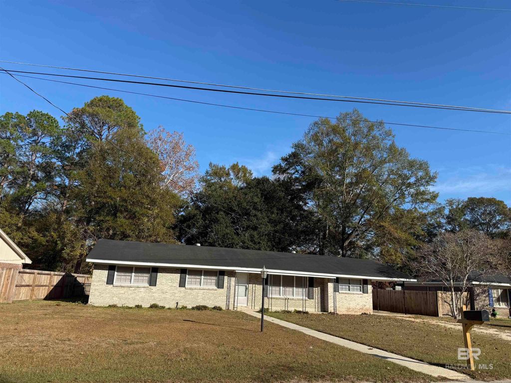 114 Spruce Avenue, Brewton, AL 36426