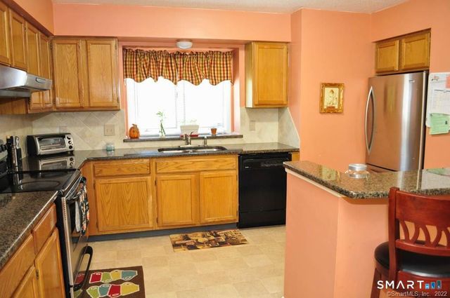 605 Sand Stone Drive 605, South Windsor, CT 06074