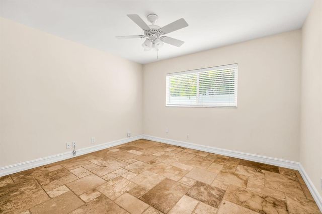 1000 NW 5TH Street, Boca Raton, FL 33486
