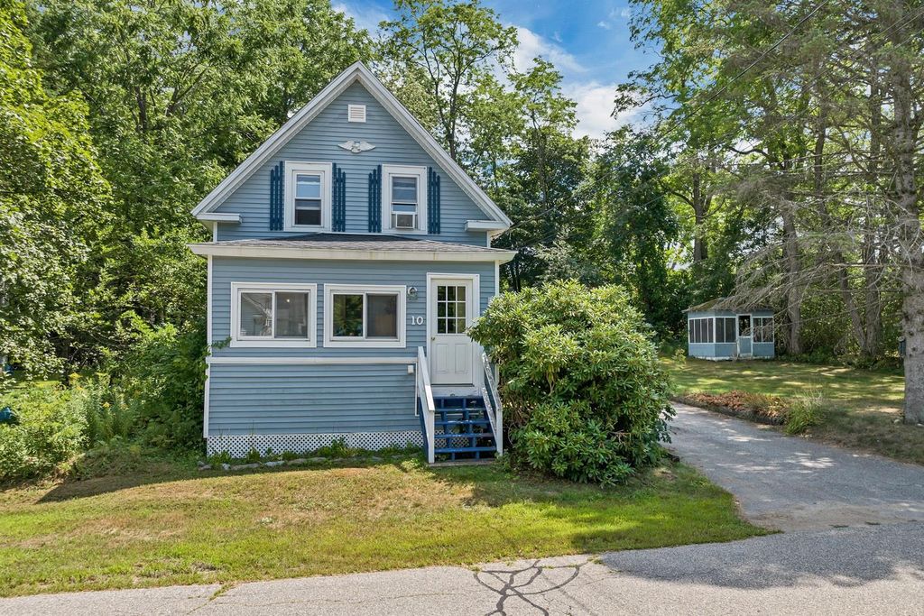 10 Richardson Street, Rochester, NH 03867