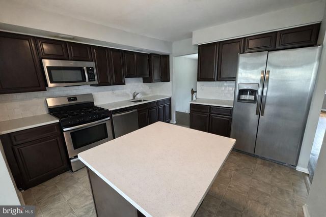 1946 BIRCHWOOD PK DR N, Cherry Hill, NJ 08003