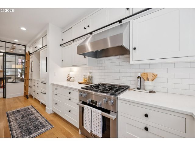 532 2ND St, Lake Oswego, OR 97034