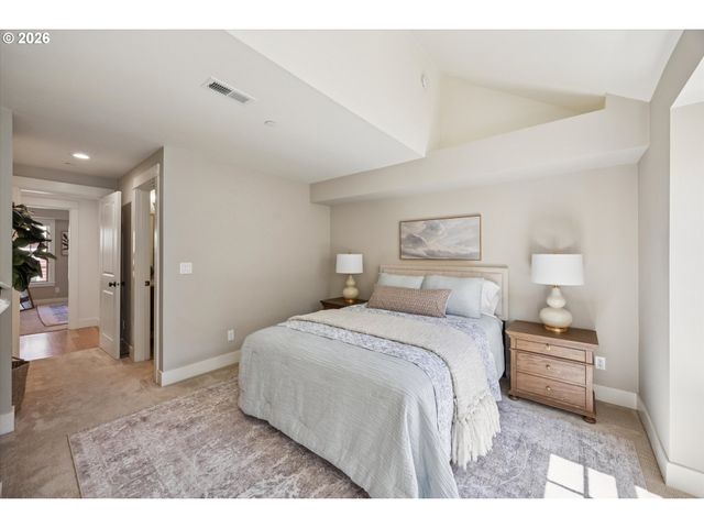 532 2ND St, Lake Oswego, OR 97034