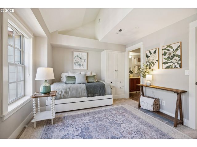 532 2ND St, Lake Oswego, OR 97034