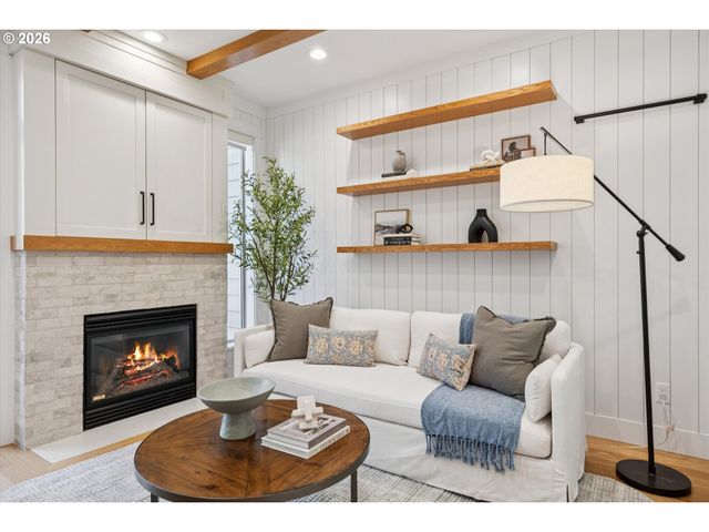 532 2ND St, Lake Oswego, OR 97034