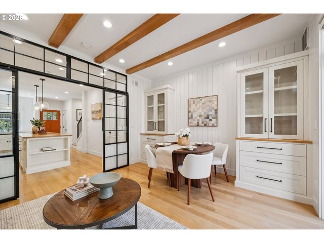 532 2ND St, Lake Oswego, OR 97034