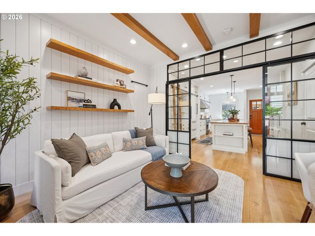 532 2ND St, Lake Oswego, OR 97034