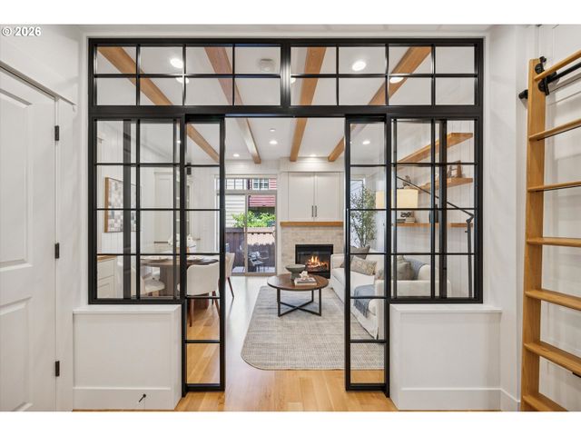 532 2ND St, Lake Oswego, OR 97034