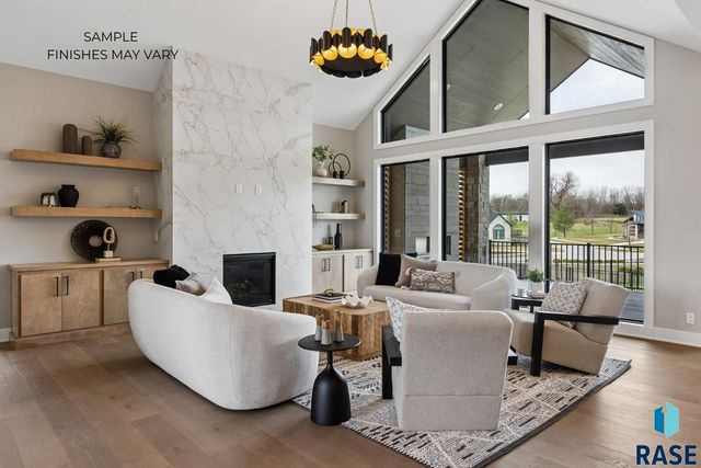 7413 E Twin Pines Ct Court, Sioux Falls, SD 57110